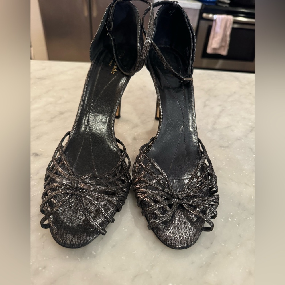 Kate Spade Metallic pump perfect for holiday